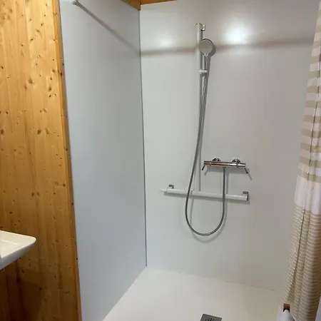 Dağ evi 2 Independants 5 Personnes Et 2 Personnes Acces Pmr En Pleine Nature, Climatises Proche Du Puy Dufou *