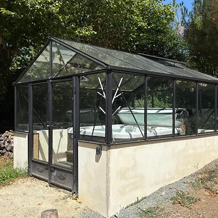 Dağ evi 2 Independants 5 Personnes Et 2 Personnes Acces Pmr En Pleine Nature, Climatises Proche Du Puy Dufou *